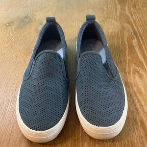Sperry Women's Crest Twin Gore Perforated Slip-On‎ Sneakers Navy Size 8.5